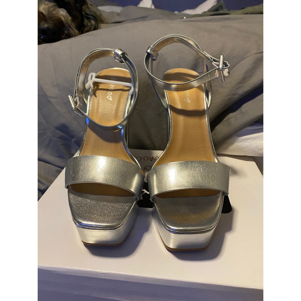 Bamboo silver platforms